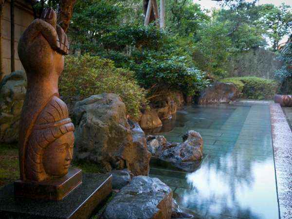 Open-air bath